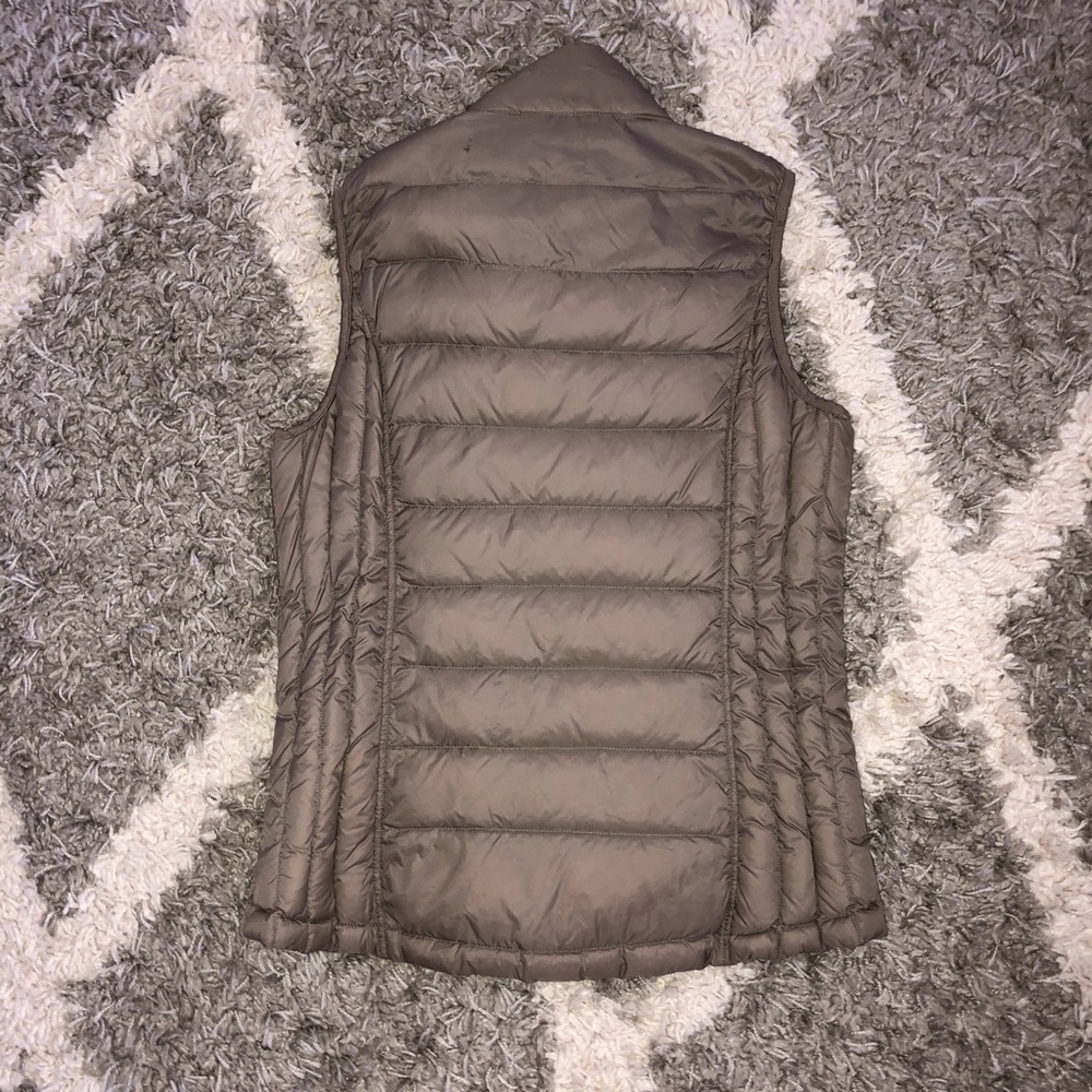 Weatherproof Light Weight Packable Vest - image 4